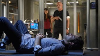 Chuck Contra O Gravitron